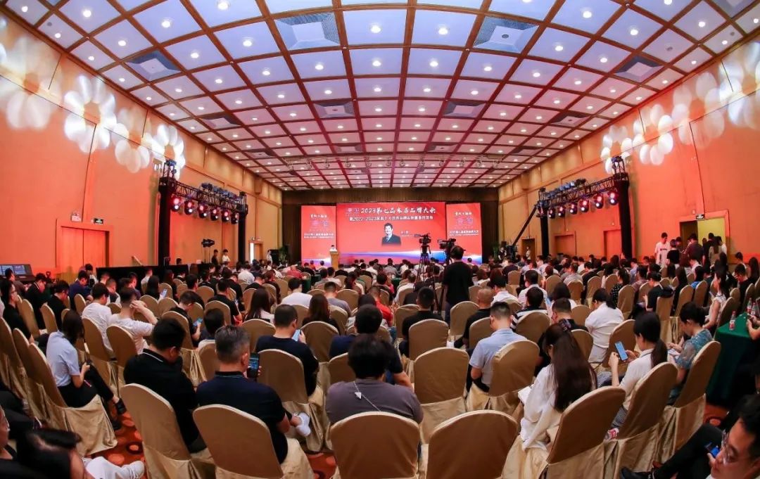 喜訊！億合門窗榮獲“十大門窗優選品牌”稱號